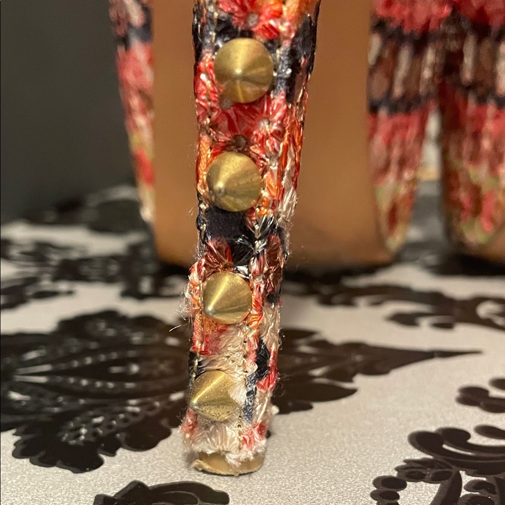 Wild Pair Multicolor Patterned Heels missing stra… - image 3